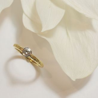 【Smith(工房スミス)】【隠れ家工房でつくる】2色のコントラストとSmithオリジナルテクスチャーで仕上げたエンゲージリング