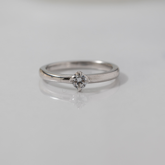 【Smith(工房スミス)】【オーダーメイド】シンプルストレートの4本爪ソリティアリング