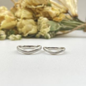 【Smith(工房スミス)】【隠れ家工房でつくる】V字リングをマットにしたシンプル・カジュアルな結婚指輪