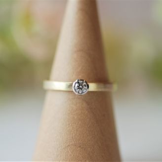 【Smith(工房スミス)】【隠れ家工房でつくる】2色のコントラストとマットな質感でカジュアルテイストのエンゲージリング