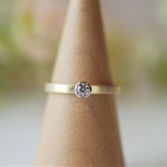 【Smith(工房スミス)】 【隠れ家工房でつくる】2色のコントラストとマットな質感でカジュアルテイストのエンゲージリング