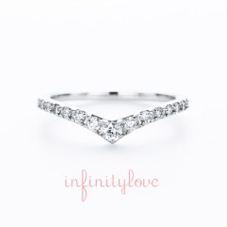 【BRIDGE ANTWERP BRILLIANT GALLERY(ブリッジ・アントワープ・ブリリアント・ギャラリー)】 指を長く美しく魅せてくれるハーフエタニティリングcenter 真 センター