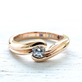 【湘南彫金工房 andfuse】【手作り婚約指輪コース】ダイアを包み込むような優しいラインの手作り婚約指輪