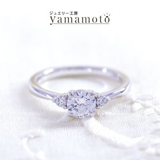 【ジュエリー工房 YAMAMOTO】オリジナル エンゲージリング 4本爪 両サイドメレーダイヤ