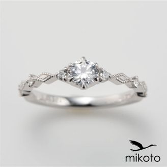 【鶴(mikoto)】 【19EN-013】ミルグレインをふんだんに施したアンティーク調な婚約指輪