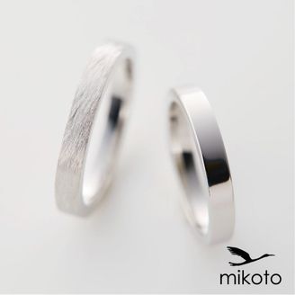 【鶴(mikoto)】【18MA-009】平打ちストレートのシンプルなプラチナの結婚指輪