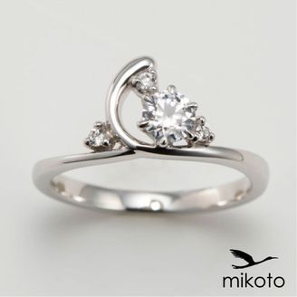 【鶴(mikoto)】【19EN-010】有機的なカーブが華やかな手元を演出してくれる婚約指輪