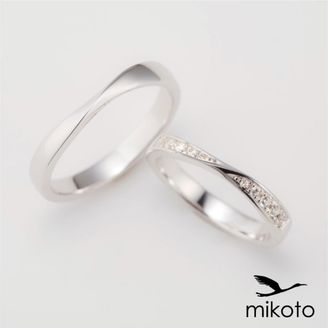 【鶴(mikoto)】【18MA-010a】重ね付けにぴったりなウェーブデザインの結婚指輪