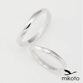 【鶴(mikoto)】【18MA-019】優しいひねりが指に馴染むシンプルな結婚指輪