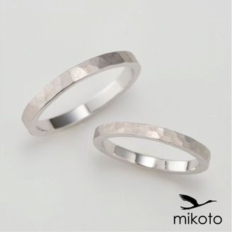 【鶴(mikoto)】【18TE-009】プラチナに鎚目マットを施した結婚指輪