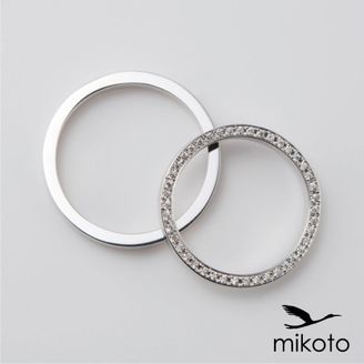 【鶴(mikoto)】【18MA-009a】側面のダイヤモンドが華やかなフルエタニティの結婚指輪