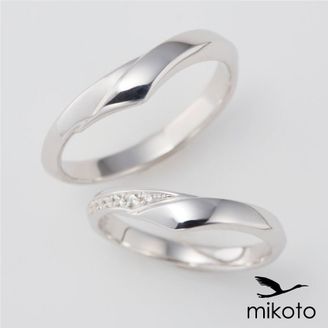 【鶴(mikoto)】 【18MA-023】着物の帯をイメージしてデザインした幅広V字の結婚指輪