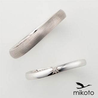 【鶴(mikoto)】【20MA-030】マットでクールなウェーブデザインのプラチナ結婚指輪