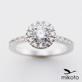 【鶴(mikoto)】【18EN-002】取り巻きダイヤモンドが手元に美しく輝く婚約指輪