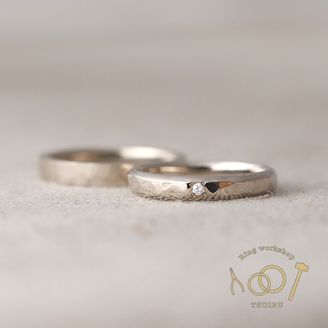 【ついぶ工房】【二人の想いが詰まった手作り結婚指輪】K18ホワイトゴールド・槌目型/甲丸鎚目型・鏡面仕上げ/マット仕上げ