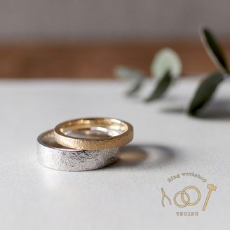 【ついぶ工房】 【二人の想いが詰まった手作り結婚指輪】プラチナ/K18イエローゴールド・石目型・鏡面仕上げ