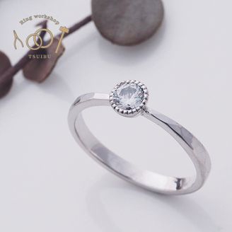 【ついぶ工房】【想いを込めた手作り婚約指輪】プラチナ・槌目型・覆輪（ミルグレイン）・鏡面仕上げ