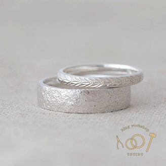 【ついぶ工房】 【二人の想いが詰まった手作り結婚指輪】プラチナ・石目型/甲丸型・手彫り・鏡面仕上げ