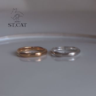 【atelier ST, CAT(アトリエ エスティーキャット)】 自然なフォルム、ナチュラルで洗練されたリング【オーダー結婚指輪】Portrait