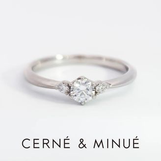 【CERNÉ＆MINUÉ by BIJOUPIKO(セルネとミヌエ バイ ビジュピコ)】手作り婚約指輪（Pt950／鏡面）~ 経験豊富な職人がマンツーマンでサポート ~
