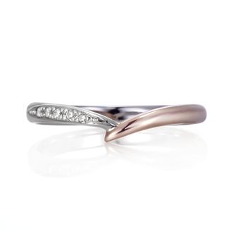 【DIAMOND DOT LAB(ダイアモンド ドット ラボ)】 Tulipe【チューリップ】のマリッジリング(結婚指輪)。