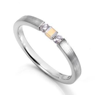 【DIAMOND DOT LAB(ダイアモンド ドット ラボ)】 Écorce【エコルス】のマリッジリング(結婚指輪)。