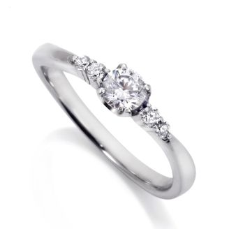 【DIAMOND DOT LAB(ダイアモンド ドット ラボ)】TOE-071　エンゲージリング　/   指に馴染んでくれる緩やかなウェーブリングです。