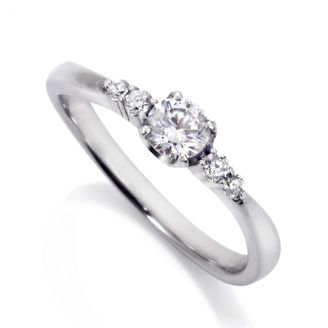 【DIAMOND DOT LAB(ダイアモンド ドット ラボ)】 Rivière【リヴィエール】のエンゲージジリング(婚約指輪)。