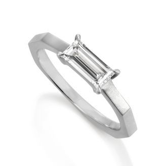 【DIAMOND DOT LAB(ダイアモンド ドット ラボ)】 七ノ幸【大地】エンゲージリング/透明感があるバゲットダイヤが施された婚約指輪