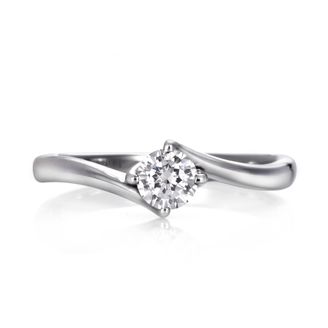 【DIAMOND DOT LAB(ダイアモンド ドット ラボ)】 hibiki【ひびき】のエンゲージジリング(婚約指輪)。