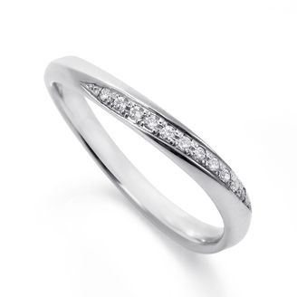 【DIAMOND DOT LAB(ダイアモンド ドット ラボ)】 Ocean Bloom【オーシャンブルーム】のマリッジリング(結婚指輪)。