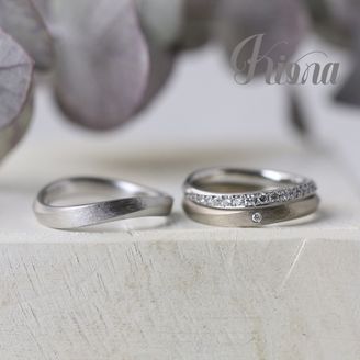 【atelier Kiona(アトリエキオナ)】【オーダーメイド】ハーフエタニティーの重ね付け♪ なるべくたくさん身に付けたいという女性の気持ちを叶えるデザイン。