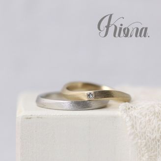 【atelier Kiona(アトリエキオナ)】【オーダーメイド】四角いダイヤに一目惚れ！ナチュラルで指に馴染むデザイン
