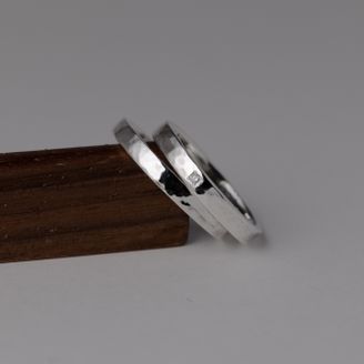 【YUBIWAYA Karen（ユビワヤ カレン）】 プラチナ槌目リング