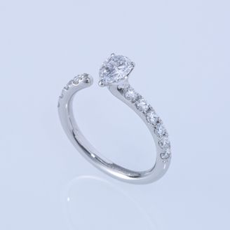 【ENEY(エネイ)】 ONE PT900 PEAR 0.5CT HALF ETERNITY RING