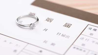 婚姻届の証人とは？保証人とは違う？リスクはない？書き方と合わせて解説
