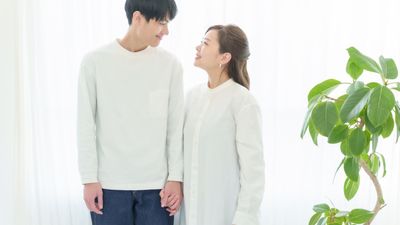 会社への結婚報告のタイミングは？職場の上司・同僚に伝える時のマナーとシチュエーション別の文例集