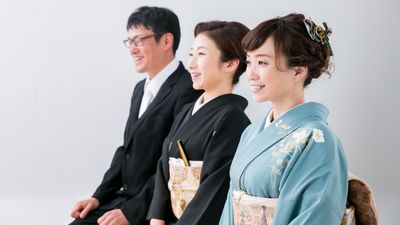 両家顔合わせに適した服装とは？新郎新婦、両親、兄弟姉妹の服装ポイントをご紹介