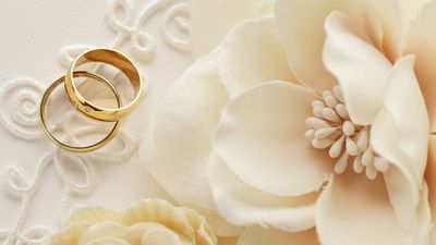 自分の指に似合うのは広め？狭め？結婚指輪の幅選び