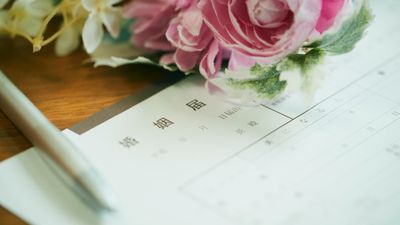 入籍記念に♡婚姻届けと指輪の写真の撮り方16選