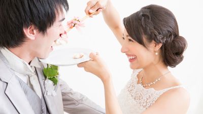 ファーストバイトの意味は？おすすめの演出方法を6つご紹介！