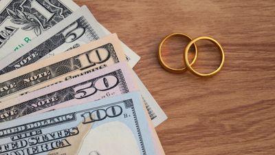 【2025年版】結婚指輪の平均相場とは？年代別の予算と安く抑える方法を紹介