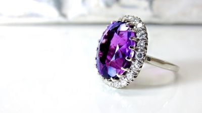 ダイヤモンド以外でもいいの？ルビー、サファイア、エメラルド…結婚指輪・婚約指輪におすすめの宝石一覧