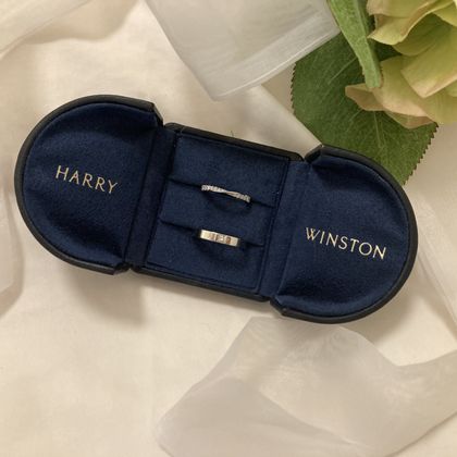 う*耳様 ハリーウィンストン 結婚指輪 スリーストーン・ダイヤモンド・バンドリング｜ハリー・ウィンストン