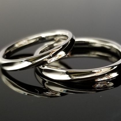 【TANZO.(鍛造指輪)】プラチナとえぐりの組み合わせが輝かしい結婚指輪