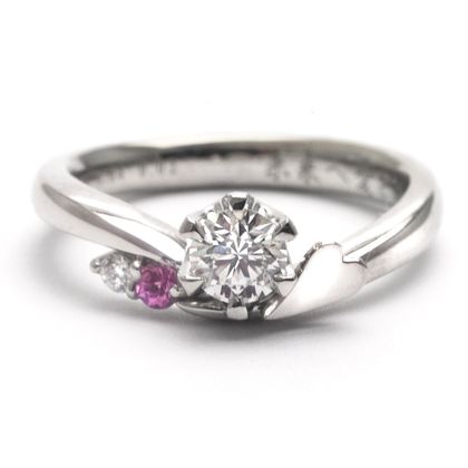 【TANZO.(鍛造指輪)】[TANZO. フルオーダー] V－line/ハートモチーフ/ピンクサファイヤ