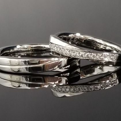 【TANZO.(鍛造指輪)】スタイリッシュなクロスデザインの結婚指輪