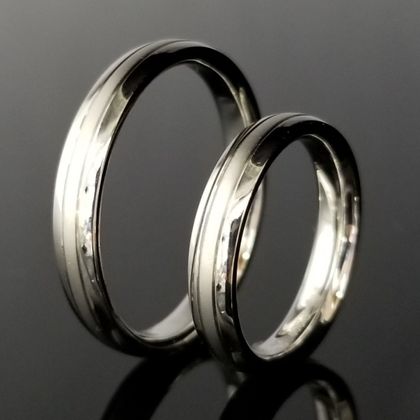 【TANZO.(鍛造指輪)】梨地と鏡面で表情を変えたマリッジリング