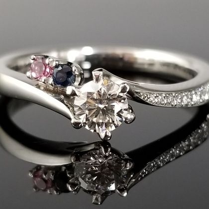 【TANZO.(鍛造指輪)】2人の誕生石を用いたご婚約指輪