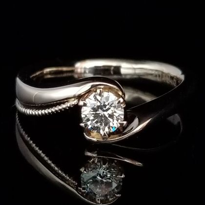 【TANZO.(鍛造指輪)】想いを形にしたスプーンモチーフのご婚約指輪